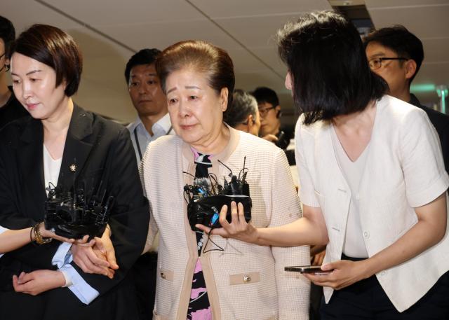 한학자 첫 소환 조사…대법원장 조사 요구엔 "수사범위 밖" 신중론