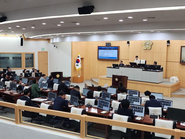 여수시의회가 상임위 사보임 관련 안건을 당일 상정해 논란이 되고 있다 사진독자제공