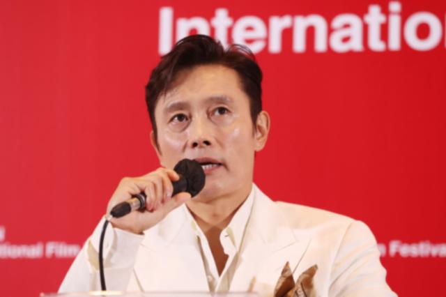 어쩔수가없다 배우 이병헌 사진연합뉴스