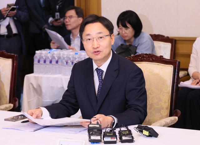 임광현 국세청장이 7일 서울 종로구 정부서울청사에서 열린 부동산관계장관회의에서 발언하고 있다사진연합뉴스