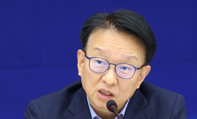 발언하는 권칠승 TF 단장
9일 서울 중구 대한상공회의소에서 열린 더불어민주당 코스피5000특위·경제형벌민사책임합리화TF - 경제8단체 간담회에서 권칠승 TF 단장이 발언하고 있다사진연합뉴스