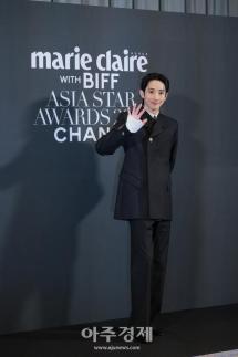 [포토] 이수혁, 부산국제영화제 2025 마리끌레르 아시아 스타 어워즈 참석