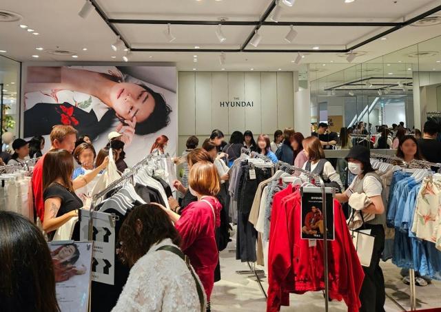 去年5月，现代百货通过“The Hyundai Global”在日本东京PARCO百货涩谷店运营的NOISE快闪店人潮涌动。