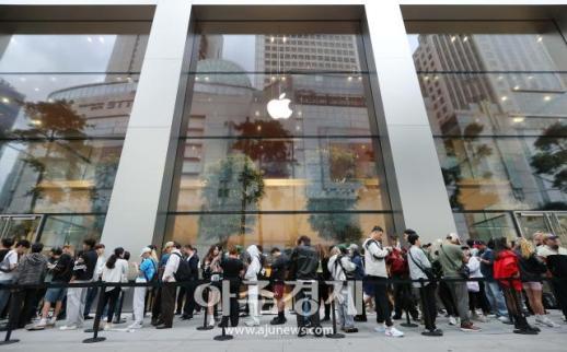 [포토] 인파 몰린 Apple 명동