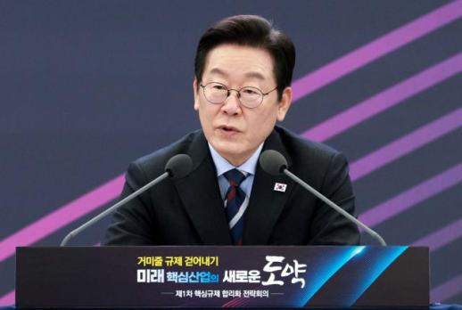 李, 민주당 창당 70주년…민주주의 지켜온 영광의 역사