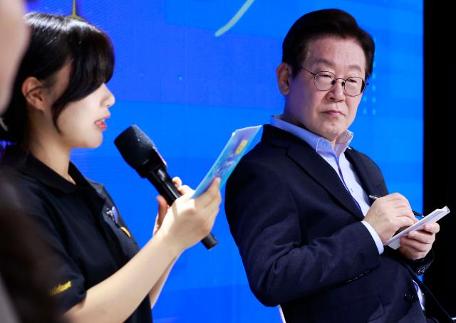 李 대통령 국정지지율 60% 회복...협치·소통 의지 보여