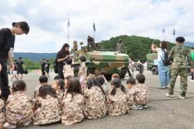 South Korean army blends fun and firepower in Ground Forces show