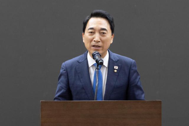 박수현 더불어민주당 국회의원이 1일 오전 서울 여의도 국회의원회관에서 열린 사진진흥에 관한 법률 제정을 위한 국회 토론회 새로운 문화예술의 시대 왜 사진인가에서 축사를 하고 있다 20250501사진유대길 기자 dbeorlf123ajunewscom