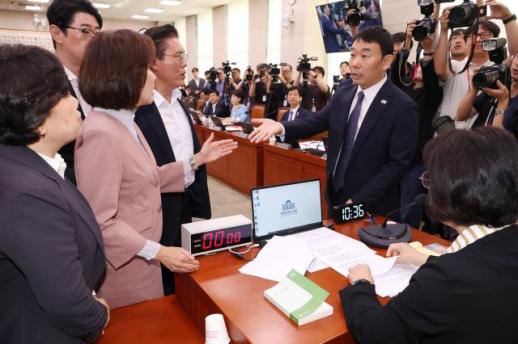 강훈식 비서실장 미국 취업비자 100배 인상, 국내 인재 유치 기회로 활용
