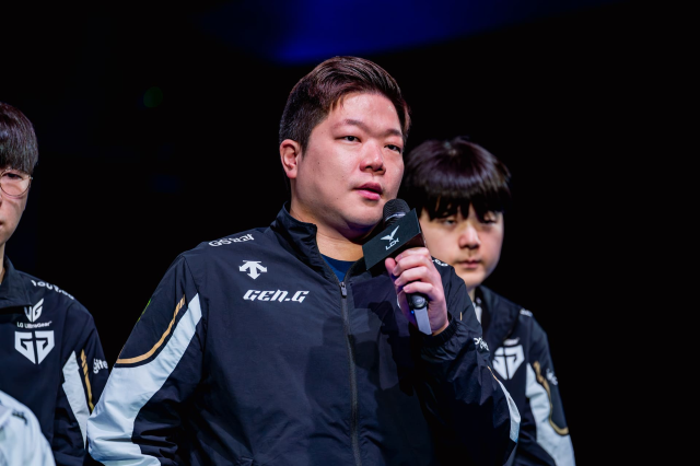 2025 우리은행 LCK 미디어데이에 참가한 젠지 김정수 감독