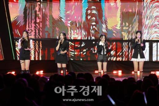 [포토] 더쇼 무대오른 가비엔제이