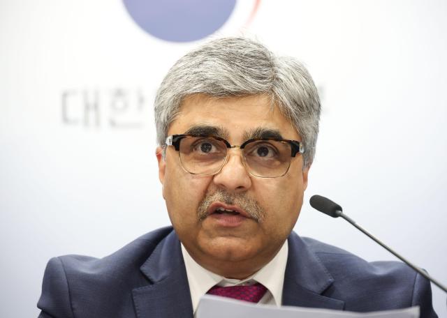 Rahul Anand, IMF South Korea mission chief, briefs on the 2025 annual consultation results at the Government Complex Seoul on Sept. 24. [Photo=Yonhap]