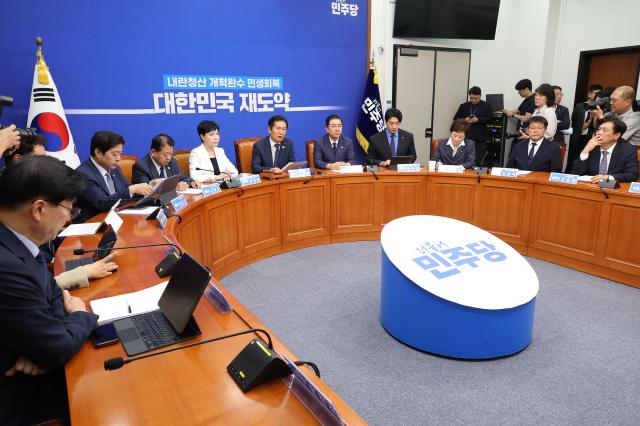 더불어민주당 정청래 대표가 24일 서울 여의도 국회에서 열린 최고위원회의에서 발언하고 있다사진연합뉴스