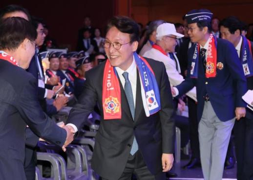 金 총리 자주국방 강화해 국력 키워야…보훈 체계 구축에 힘쓸 것
