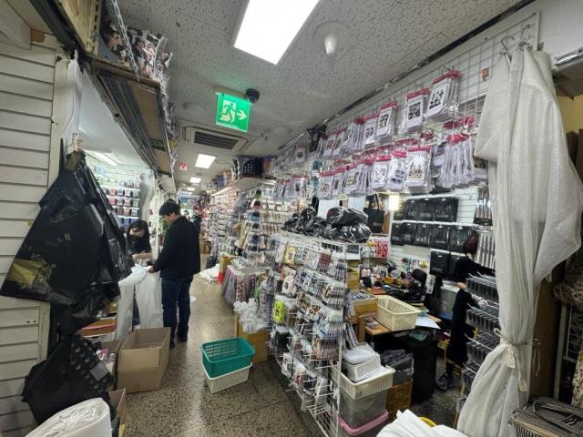 韩国重拳整治K-POP侵权 查获近两万件"山寨周边"