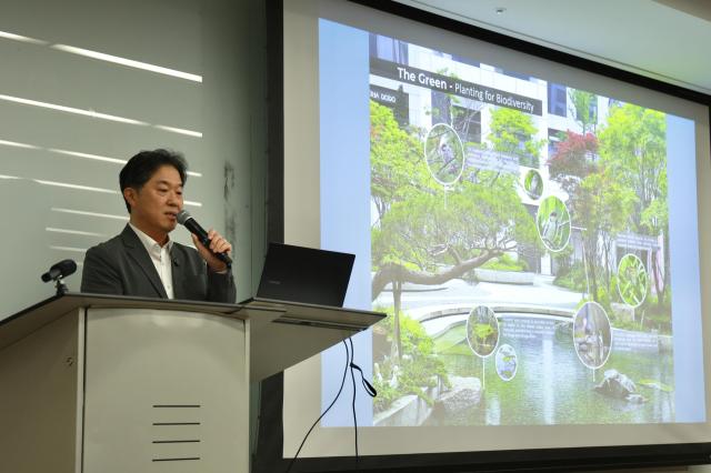 전재현 삼성물산 리조트부문 GSS팀 담당이 지난 23일 열린 2025 KIA Lecture에서 발표하고 있다 사진에버랜드