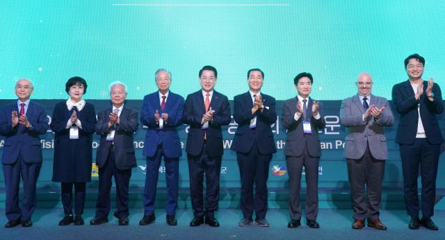  24일부터 2025 김대중 평화회의 개막식을 시작으로 26일까지 3일간 ‘세계와 한반도를 위한 상생 평화의 새로운 비전’이라는 주제로 한 다양한 학술회의가 본격적으로 진행된다사진전남도