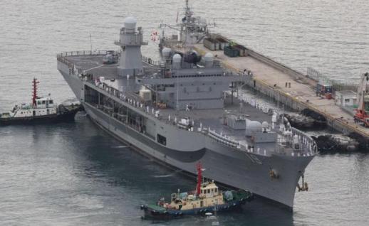 US command ship docks in Busan