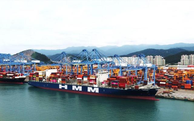 The HMM Blessing HMMs 11000 TEU container ship Courtesy of HMM