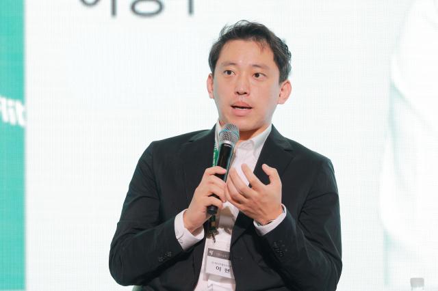 이현동 슈퍼브에이아이 부대표가 수성이냐 공성이냐 소버린 AI 정의 재정립을 주제로 토론을 하고 있다 20250925사진유대길 기자 dbeorlf123ajunewscom