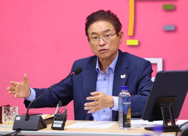 APEC 정상 회의 준비 상황을 점검하고 있는 이철우 경북도지사 사진경상북도