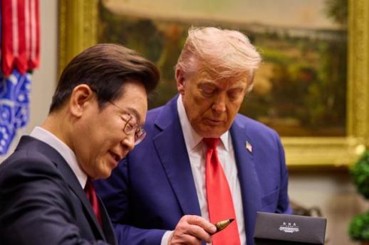 Tổng thống Trump yêu cầu Hàn Quốc thực hiện ngay lập tức cam kết đầu tư 350 tỷ đô la cho Mỹ