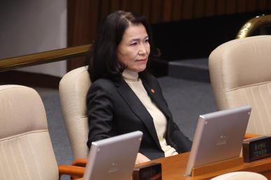 17년 만에 사라지는 방통위…이진숙 해임법, 野 단독 처리