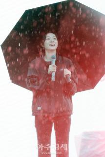 [포토] 인사말 하는 김연아