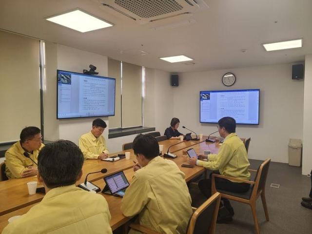 문화체육관광부는 국가정보자원관리원 화재에 따른 행정시스템 장애 등과 관련해 장관 주재 중앙사고수습본부를 설치하고 비상대응체제에 돌입한다고 27일 밝혔다 사진문화체육관광부