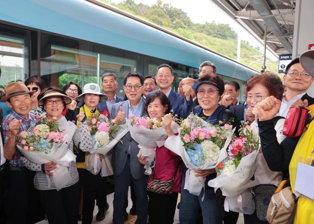 전남 서남해안 권역을 연결하는 보성목포 철도가 27일 개통했다사진해남군