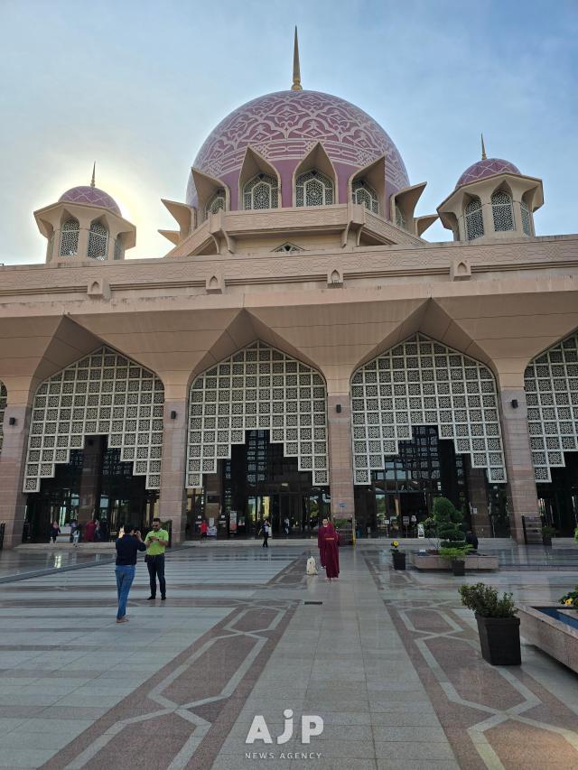 Putra Mosque seen upfront Sept 29 2025 AJP Kim Dong-young