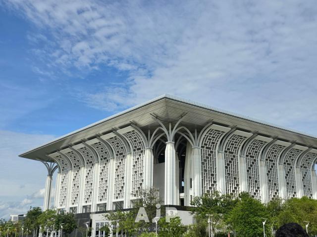 The Iron Mosque seen from the Putrajaya Lake Sept 29 2025 AJP Kim Dong-young