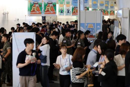 8월 사업체 종사자 또 마이너스…제조업 23개월·건설업 15개월째↓