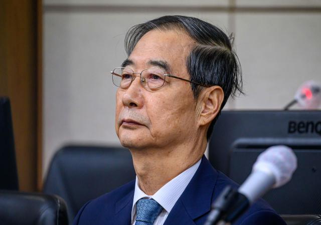 한덕수 전 국무총리가 30일 서울 서초구 서울중앙지법에서 열린 내란 우두머리 방조 및 위증 등 혐의로 재판에 피고인으로 출석해 있다 사진연합뉴스