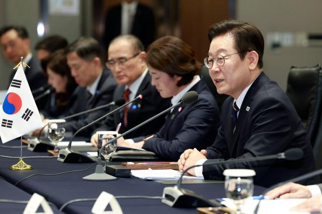 이재명 대통령이 30일 부산 누리마루 APEC 하우스에서 열린 한일 정상회담에서 발언하고 있다 사진연합뉴스