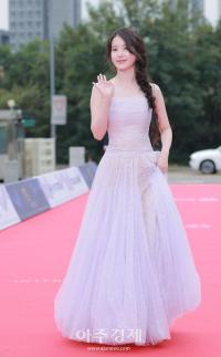 [포토] 아이유, 서울드라마어워즈 2025 레드카펫 참석