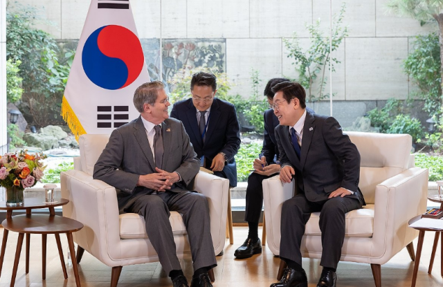 이재명 대통령 미 재무장관 접견 사진연합뉴스