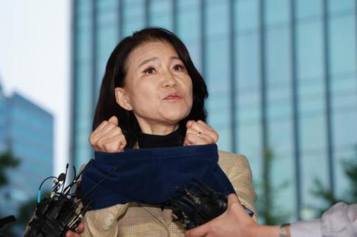 공무원·공선법 위반 이진숙, 경찰 2차 조사…내일 오후 법원 체포적부심