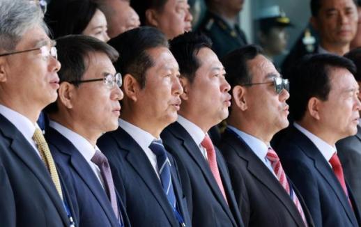 與 내란 극복 총력 vs 野 상식 지켜야…추석 메세지도 정반대