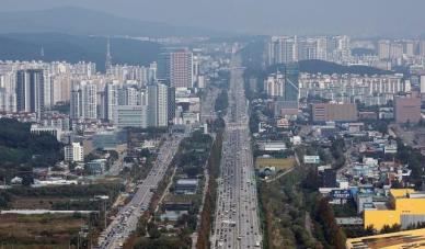 추석 귀성·귀경 행렬 절정…부산↔서울 10시간 육박, 밤늦게야 해소 전망