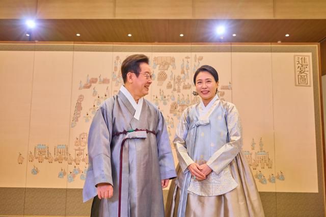 추석 메시지 전하는 이재명 대통령과 김혜경 여사 사진연합뉴스