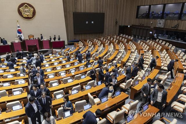 4박 5일간의 필리버스터 끝낸 국회 본회의 종료 사진연합뉴스
