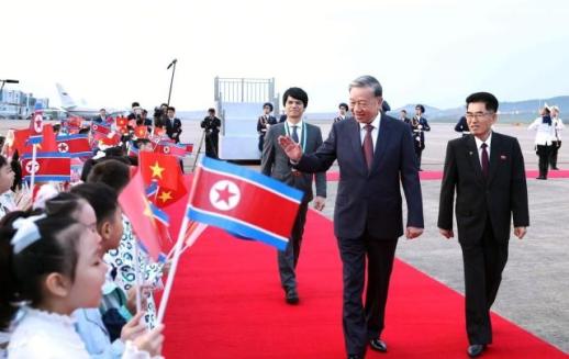 베트남 1인자 또 럼 서기장 평양 도착…18년 만에 최고지도자 방북