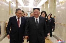 김정은, 中리창 총리 접견 전략적 의사소통 확대 논의
