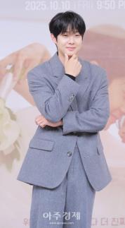 [포토] 최우식, 멋짐 가득 포즈