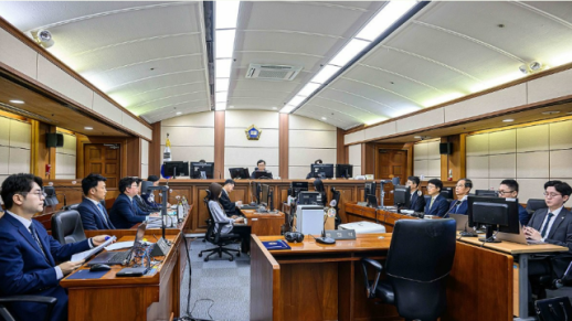 尹·韓 13일 공판, 나란히 법정 중계…내란 재판 공개 심리