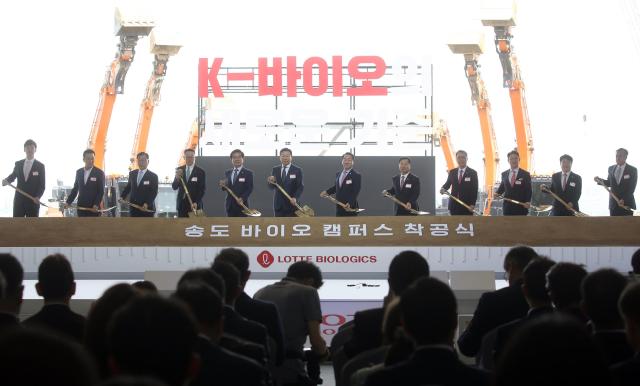 2024년 7월 3일 롯데바이오로직스 착공식 롯데바이오로직스는 송도에 조성되는 바이오캠퍼스 1공장 건립 목적으로 20232024년 5500만 달러 투자에 이어 올해 2870만 달러 투자를 결정했다 사진인천경제청