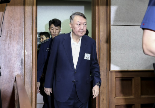 尹, 내란 혐의 재판 14회 연속 불출석…궐석 진행