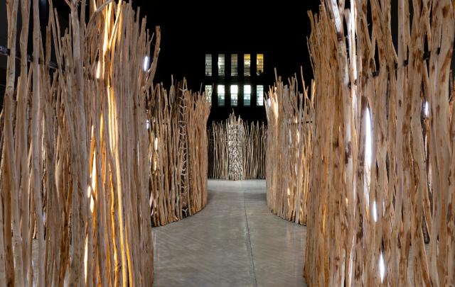 현대 커미션 마렛 안네 사라 Goavve-Geabbil》 전시 전경
출처 Photo © Tate Sonal Bakrania