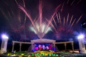 Everland amusement park draws visitors with K-pop-themed fireworks show